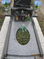 Single granite monument - Classic